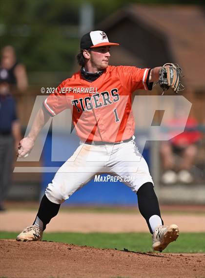 Thumbnail 2 in Washington vs. Mayfield (OHSAA D1 District Fiinal) photogallery.