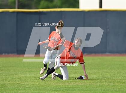 Thumbnail 3 in Washington vs. Mayfield (OHSAA D1 District Fiinal) photogallery.