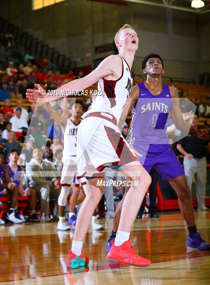 Thumbnail 1 in St. Augustine vs. JSerra Catholic (Nike Extravaganza) photogallery.