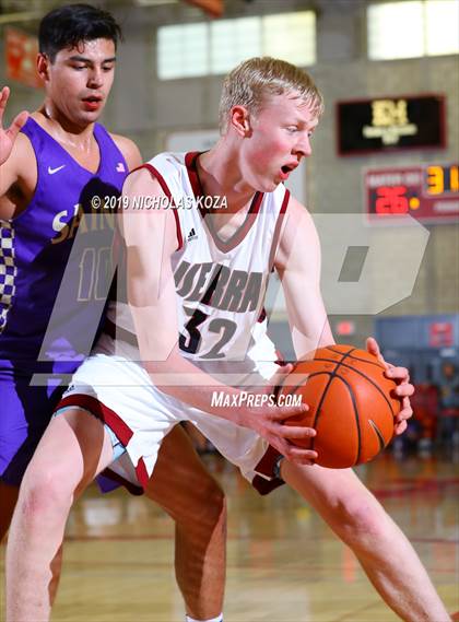 Thumbnail 3 in St. Augustine vs. JSerra Catholic (Nike Extravaganza) photogallery.