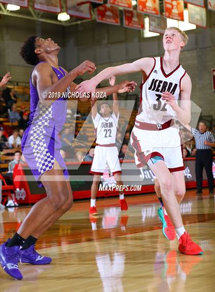 Thumbnail 1 in St. Augustine vs. JSerra Catholic (Nike Extravaganza) photogallery.