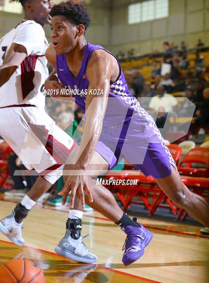 Thumbnail 2 in St. Augustine vs. JSerra Catholic (Nike Extravaganza) photogallery.