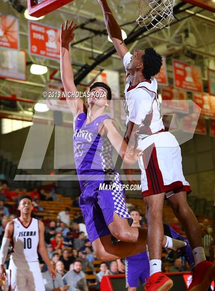 Thumbnail 2 in St. Augustine vs. JSerra Catholic (Nike Extravaganza) photogallery.