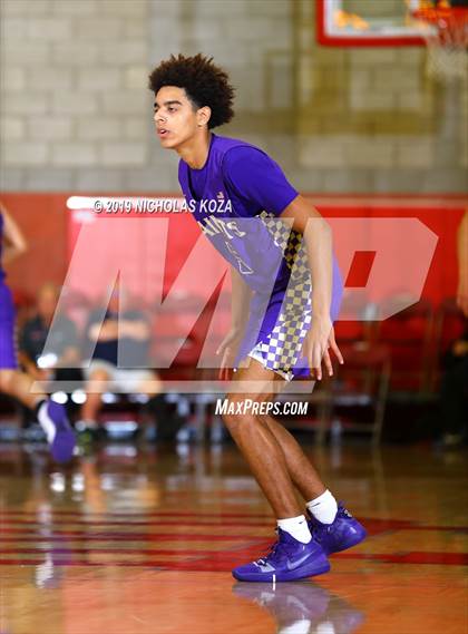 Thumbnail 1 in St. Augustine vs. JSerra Catholic (Nike Extravaganza) photogallery.