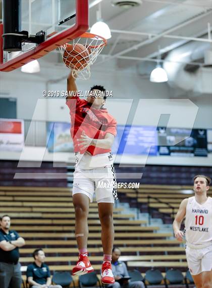 Thumbnail 2 in Harvard-Westlake vs. Durango (SoCal Vegas Showdown) photogallery.