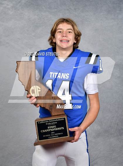 Thumbnail 1 in Frontier (CIF State Div. 3-AA Awards) photogallery.