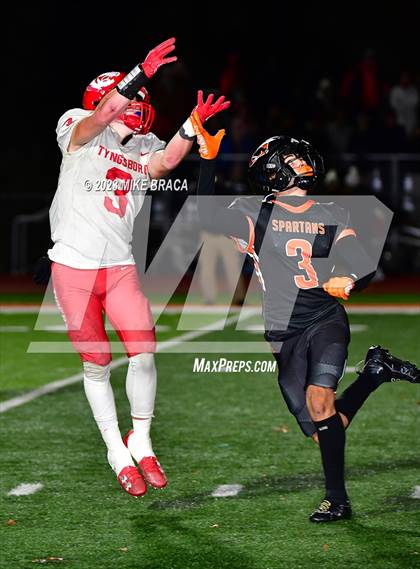 Thumbnail 3 in Tyngsborough vs Uxbridge (MIAA D7 Quarterfinal) photogallery.