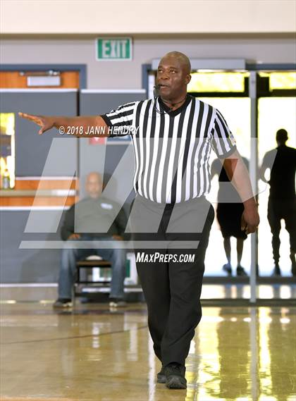 Thumbnail 3 in Capistrano Valley vs. Kamiak (Rancho Mirage Holiday Invitational) photogallery.