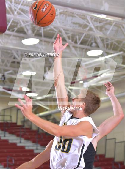 Thumbnail 2 in Capistrano Valley vs. Kamiak (Rancho Mirage Holiday Invitational) photogallery.