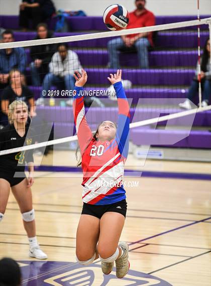 Thumbnail 2 in Maria Carrillo vs. Clayton Valley Charter photogallery.