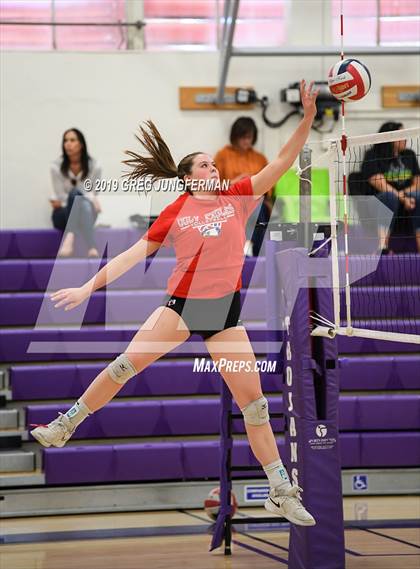 Thumbnail 3 in Maria Carrillo vs. Clayton Valley Charter photogallery.
