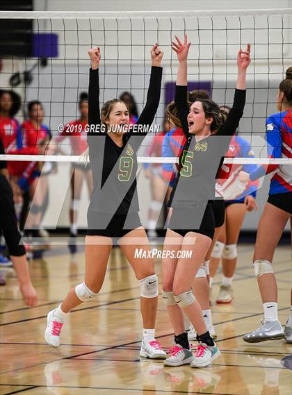 Thumbnail 2 in Maria Carrillo vs. Clayton Valley Charter photogallery.