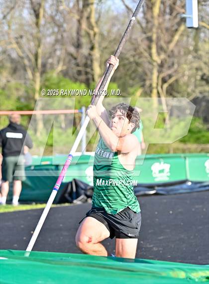 Thumbnail 1 in Yorktown Triangular (Pole Vault) photogallery.