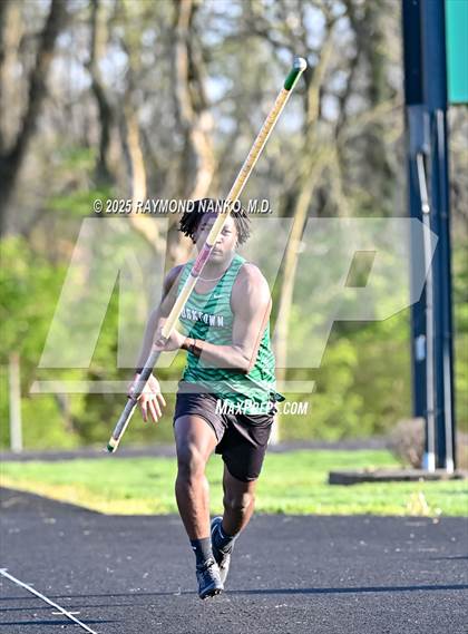 Thumbnail 1 in Yorktown Triangular (Pole Vault) photogallery.