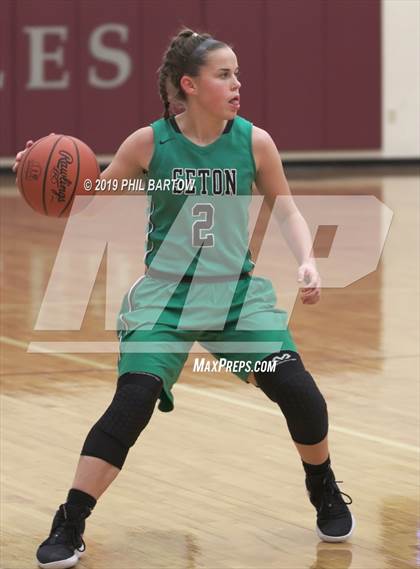 Thumbnail 3 in Seton vs. Bishop Watterson (Bishop Watterson Christmas Classic) photogallery.