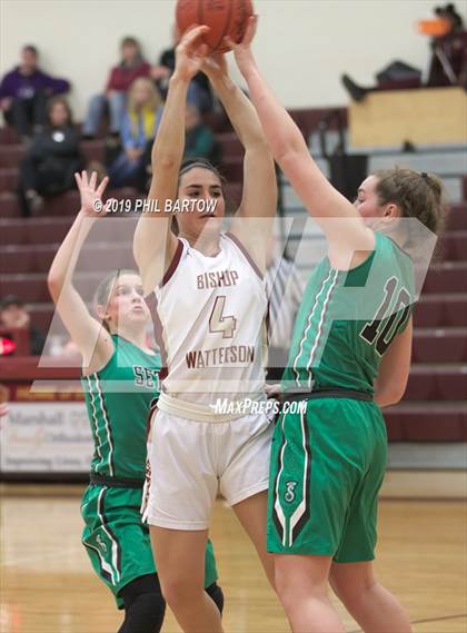Thumbnail 2 in Seton vs. Bishop Watterson (Bishop Watterson Christmas Classic) photogallery.