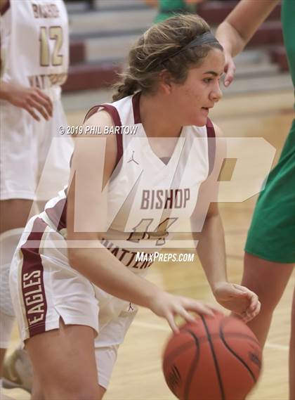 Thumbnail 1 in Seton vs. Bishop Watterson (Bishop Watterson Christmas Classic) photogallery.