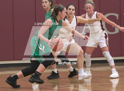 Thumbnail 2 in Seton vs. Bishop Watterson (Bishop Watterson Christmas Classic) photogallery.