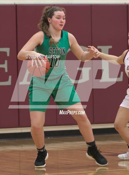 Thumbnail 1 in Seton vs. Bishop Watterson (Bishop Watterson Christmas Classic) photogallery.