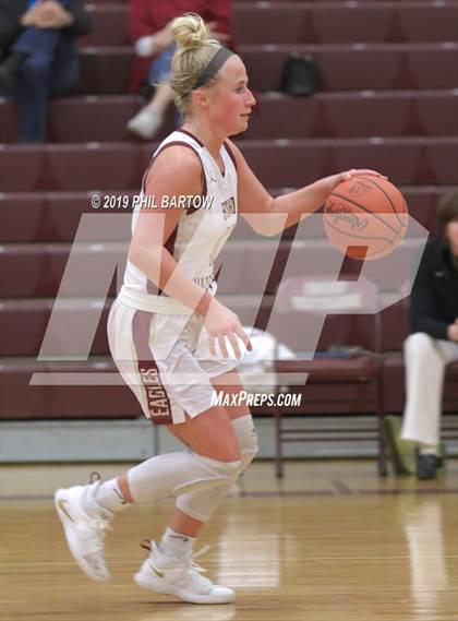 Thumbnail 3 in Seton vs. Bishop Watterson (Bishop Watterson Christmas Classic) photogallery.
