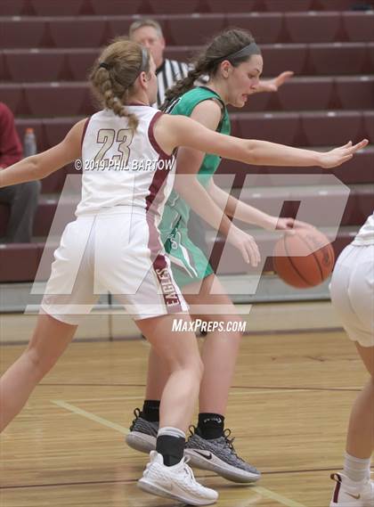 Thumbnail 2 in Seton vs. Bishop Watterson (Bishop Watterson Christmas Classic) photogallery.