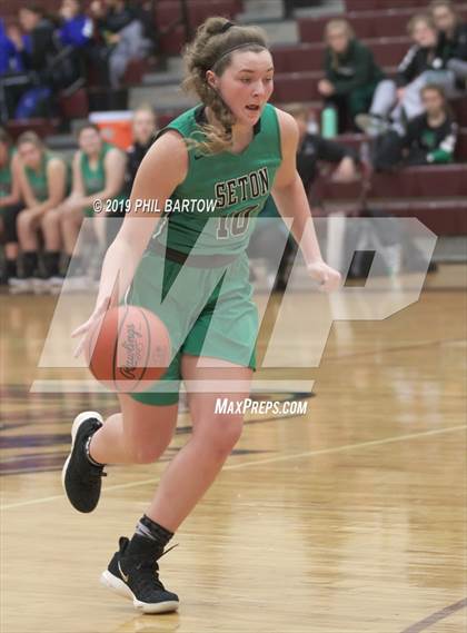 Thumbnail 1 in Seton vs. Bishop Watterson (Bishop Watterson Christmas Classic) photogallery.