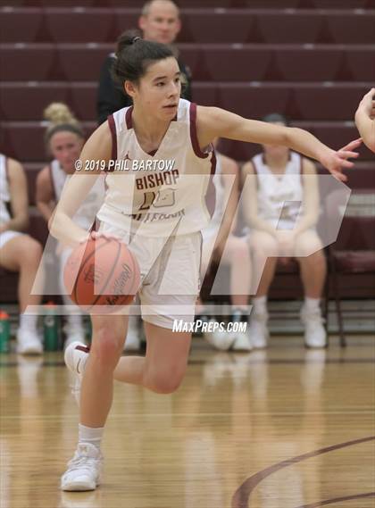 Thumbnail 3 in Seton vs. Bishop Watterson (Bishop Watterson Christmas Classic) photogallery.