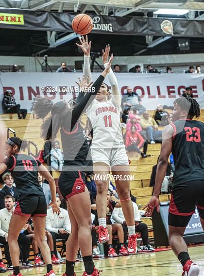 Thumbnail 1 in Etiwanda vs. Sidwell Friends (Spalding Hoophall Classic) photogallery.