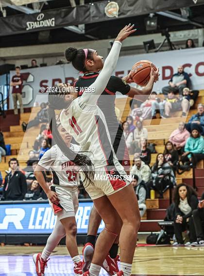 Thumbnail 2 in Etiwanda vs. Sidwell Friends (Spalding Hoophall Classic) photogallery.