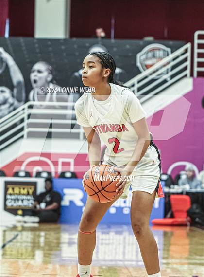 Thumbnail 1 in Etiwanda vs. Sidwell Friends (Spalding Hoophall Classic) photogallery.