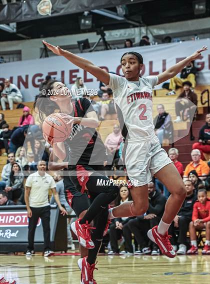 Thumbnail 3 in Etiwanda vs. Sidwell Friends (Spalding Hoophall Classic) photogallery.