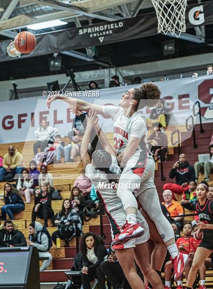 Thumbnail 1 in Etiwanda vs. Sidwell Friends (Spalding Hoophall Classic) photogallery.
