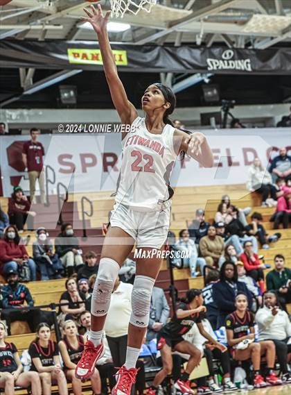 Thumbnail 2 in Etiwanda vs. Sidwell Friends (Spalding Hoophall Classic) photogallery.