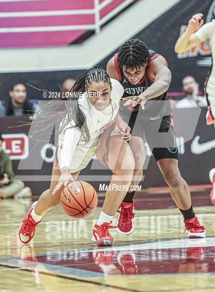 Thumbnail 2 in Etiwanda vs. Sidwell Friends (Spalding Hoophall Classic) photogallery.