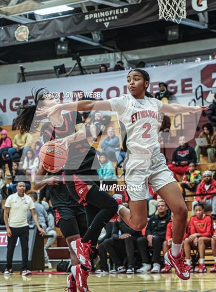 Thumbnail 1 in Etiwanda vs. Sidwell Friends (Spalding Hoophall Classic) photogallery.