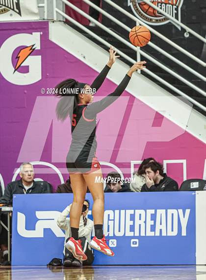 Thumbnail 3 in Etiwanda vs. Sidwell Friends (Spalding Hoophall Classic) photogallery.