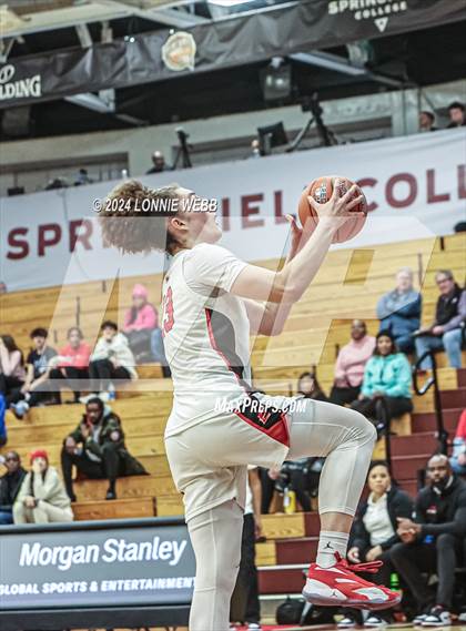 Thumbnail 2 in Etiwanda vs. Sidwell Friends (Spalding Hoophall Classic) photogallery.