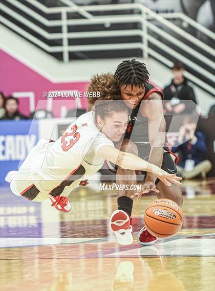 Thumbnail 3 in Etiwanda vs. Sidwell Friends (Spalding Hoophall Classic) photogallery.