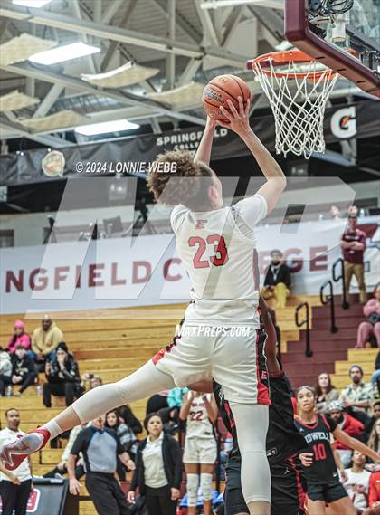 Thumbnail 1 in Etiwanda vs. Sidwell Friends (Spalding Hoophall Classic) photogallery.