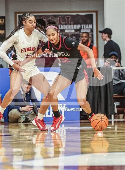 Thumbnail 1 in Etiwanda vs. Sidwell Friends (Spalding Hoophall Classic) photogallery.