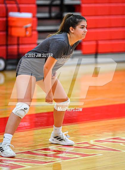 Thumbnail 2 in Giddings vs East Bernard (Scrimmage) photogallery.