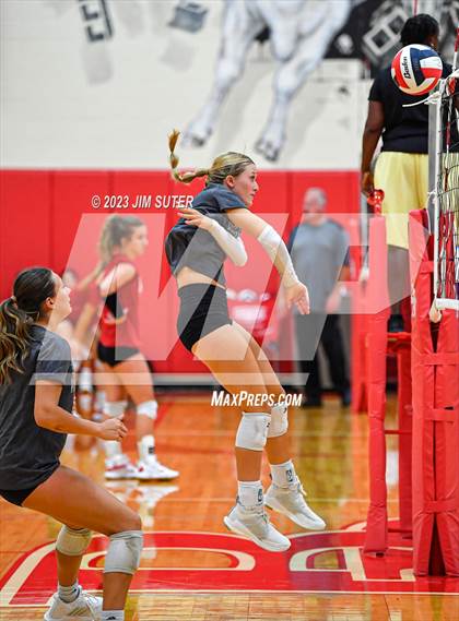 Thumbnail 3 in Giddings vs East Bernard (Scrimmage) photogallery.