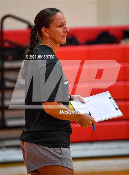 Thumbnail 1 in Giddings vs East Bernard (Scrimmage) photogallery.