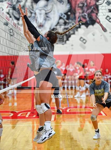 Thumbnail 2 in Giddings vs East Bernard (Scrimmage) photogallery.