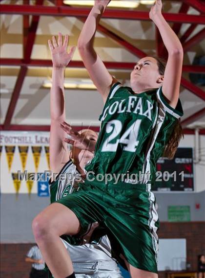 Thumbnail 1 in Colfax vs Ponderosa (Bear River Tournament) photogallery.