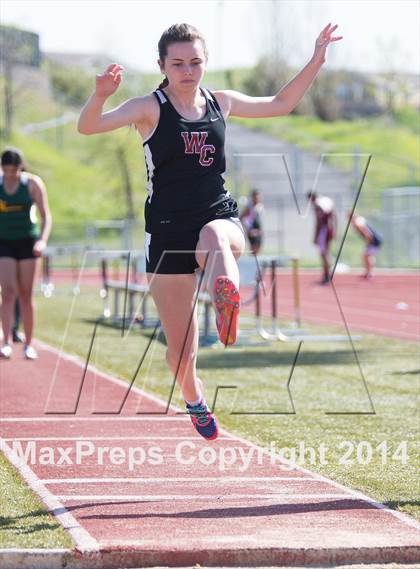 Thumbnail 1 in CAL Invitational Girls Track and Field photogallery.