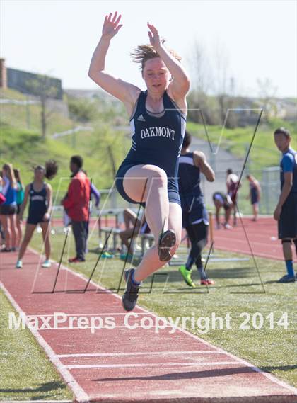 Thumbnail 1 in CAL Invitational Girls Track and Field photogallery.