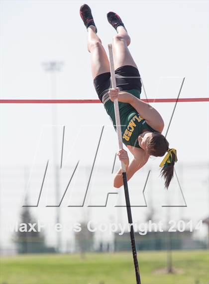 Thumbnail 2 in CAL Invitational Girls Track and Field photogallery.