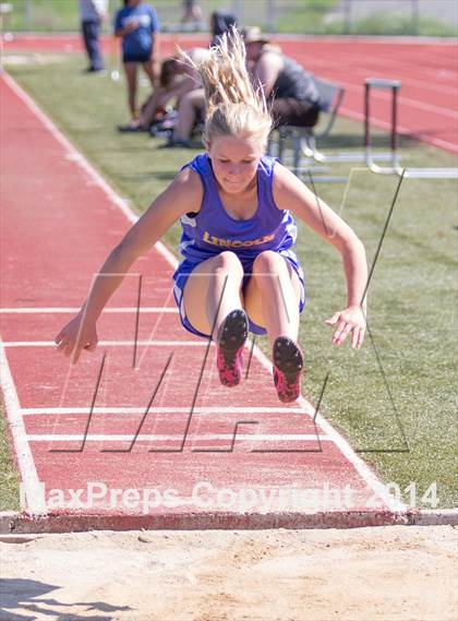 Thumbnail 3 in CAL Invitational Girls Track and Field photogallery.