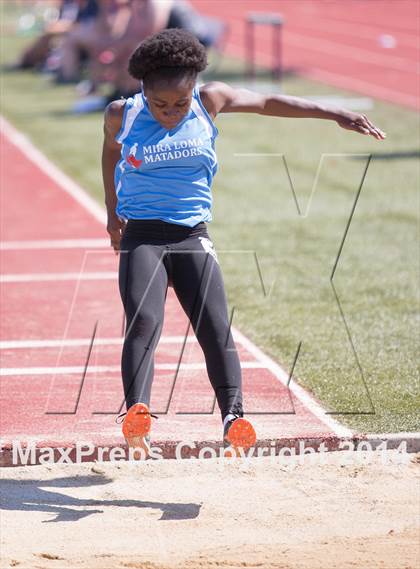 Thumbnail 1 in CAL Invitational Girls Track and Field photogallery.